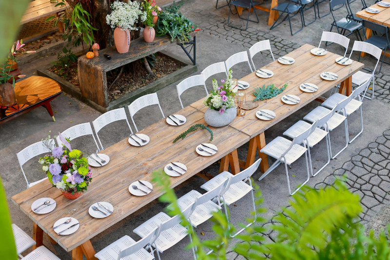 עיצוב נוח וחסכוני – כך תשכירו נכון כסאות ושולחנות לאירוע הבא שלכם